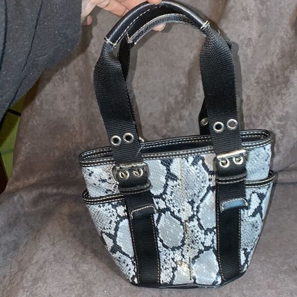 Nine West small purse *Sale* Bundle 2 purses for $60 - Picture 4 of 11